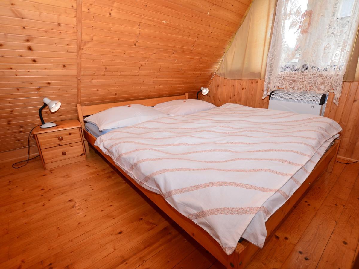 Nice Holiday Home In The Ore Mountains Only 500M From The Chairlift Loucna pod Klinovcem Ngoại thất bức ảnh