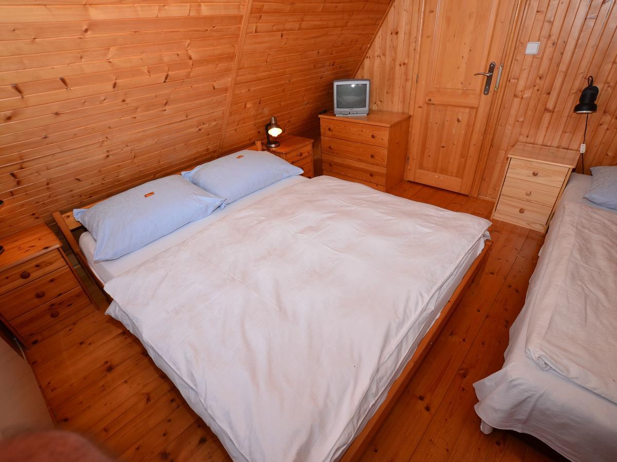 Nice Holiday Home In The Ore Mountains Only 500M From The Chairlift Loucna pod Klinovcem Ngoại thất bức ảnh